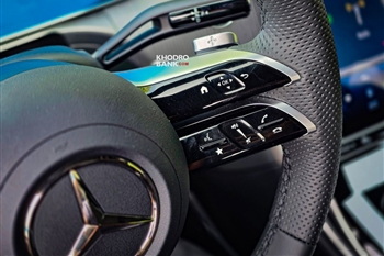 دکمه‌های کنترلی روی فرمان بنز C200L